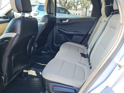 Used 2022 Ford Escape SEL image 11