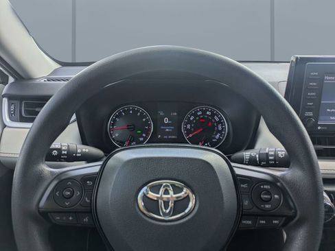 Used 2020 Toyota RAV4 XLE AWD/4WD image 28