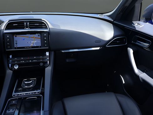 Used 2018 Jaguar F-PACE Premium AWD/4WD image 19