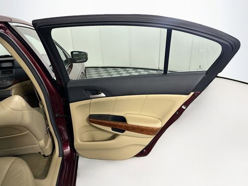 Used 2011 Honda Accord EX-L image 26
