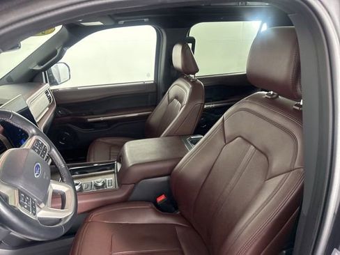 Used 2024 Ford Expedition Limited image 28