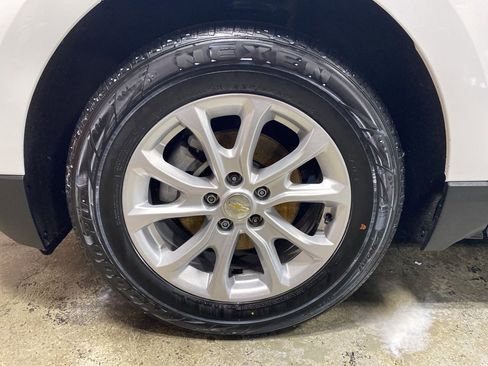 Certified 2020 Chevrolet Equinox LT image 9