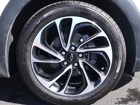 Used 2023 Chevrolet Bolt EUV Premier w/ Sun & Sound Package image 25