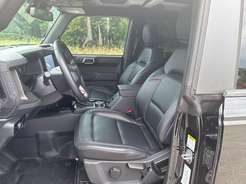 Used 2025 Ford Bronco Badlands AWD/4WD image 8