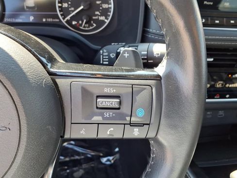 Used 2023 Nissan Rogue SV AWD/4WD image 9