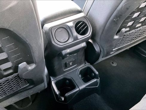 Used 2019 Jeep Wrangler Unlimited Rubicon w/ LED Lighting Group AWD/4WD image 11