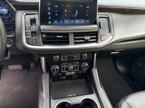 Certified 2024 Chevrolet Suburban Z71 w/ Off-Road Capability Package AWD/4WD image 15