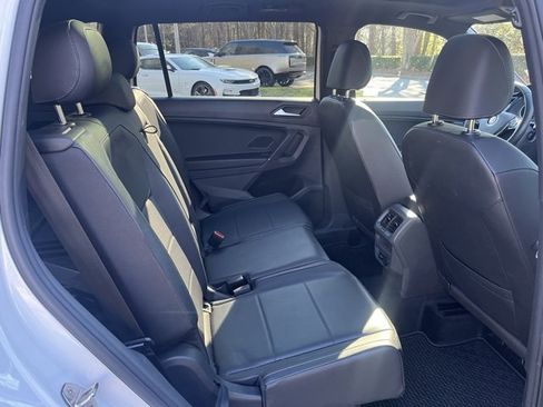 Used 2020 Volkswagen Tiguan SE R-Line image 13