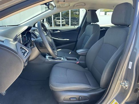 Used 2018 Chevrolet Cruze LT w/ Convenience Package FWD image 14