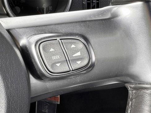 Used 2004 Chevrolet SSR w/ Preferred Equipment Group image 24