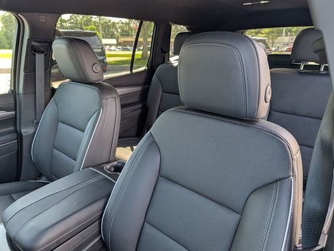 Used 2025 Buick Enclave Preferred FWD image 14