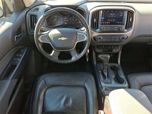 Used 2019 Chevrolet Colorado Z71 w/ Z71 Midnight Edition image 11