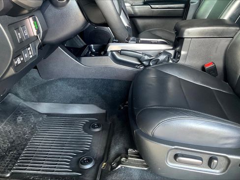 Used 2023 Toyota Tacoma Limited image 16