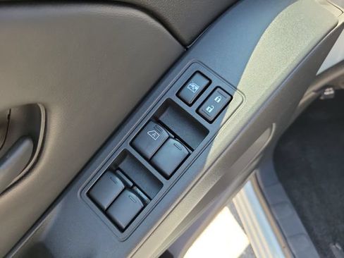 Used 2025 Nissan Frontier S AWD/4WD image 16