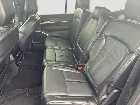 Used 2024 Jeep Wagoneer Series II w/ Flexible Seating Group AWD/4WD image 12