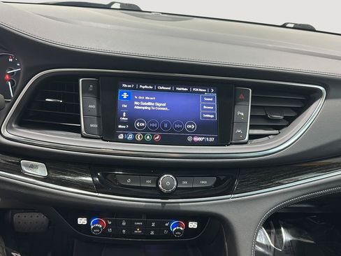 Used 2020 Buick Enclave Avenir w/ Avenir Technology Package AWD/4WD image 10