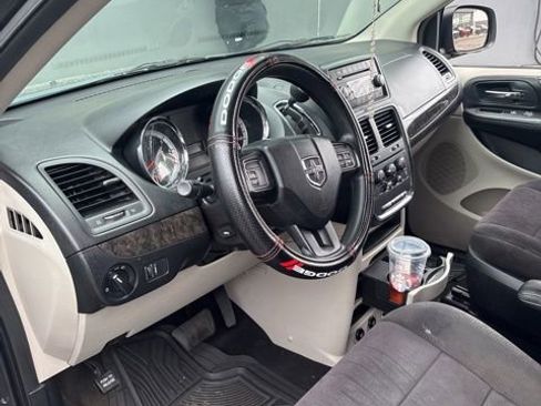 Used 2011 Dodge Grand Caravan Mainstreet w/ PWR Convenience Group image 11