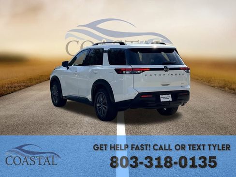 Used 2024 Nissan Pathfinder SV image 14