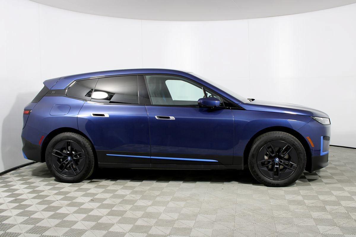 Used 2024 BMW iX xDrive50 w/ Convenience Package AWD/4WD image 40