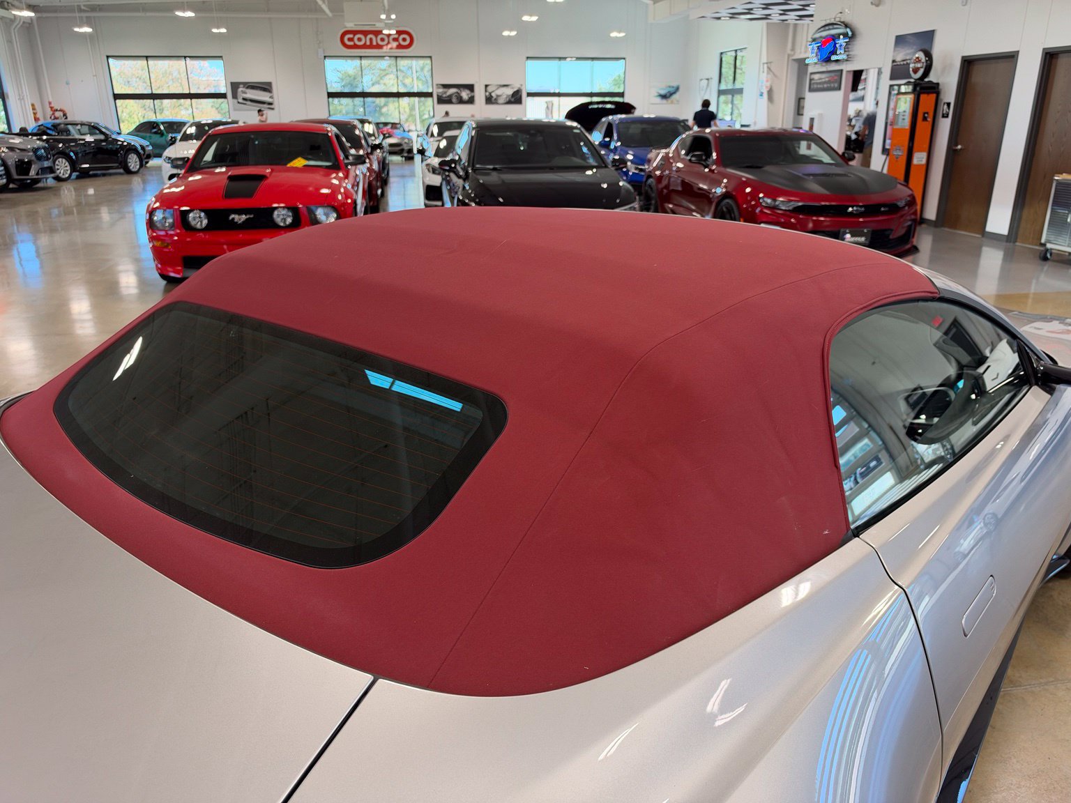 Used 2021 Aston Martin V8 Vantage Roadster RWD image 17