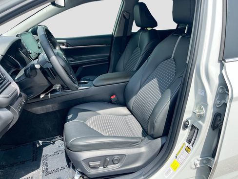 Used 2023 Toyota Camry SE w/ Audio Upgrade Package image 19