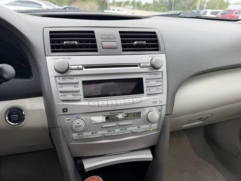 Used 2011 Toyota Camry XLE w/ XLE Extra-Value Pkg #1 FWD image 23