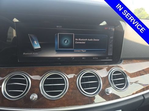 Used 2017 Mercedes-Benz E 300 4MATIC image 9