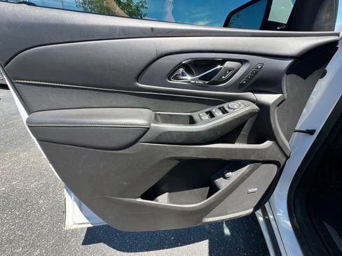 Used 2019 Chevrolet Traverse Premier w/ Driver Confidence II Package FWD image 27