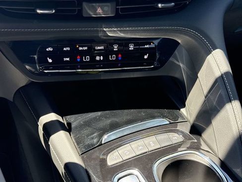 Certified 2023 Buick Envision Essence AWD/4WD image 17