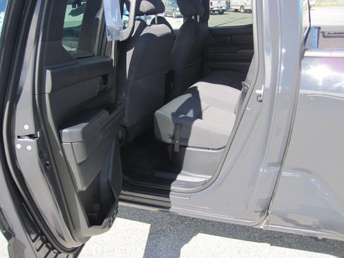 Used 2024 Toyota Tacoma SR5 AWD/4WD image 11