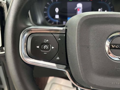 Used 2024 Volvo XC40 B5 Core AWD/4WD image 30
