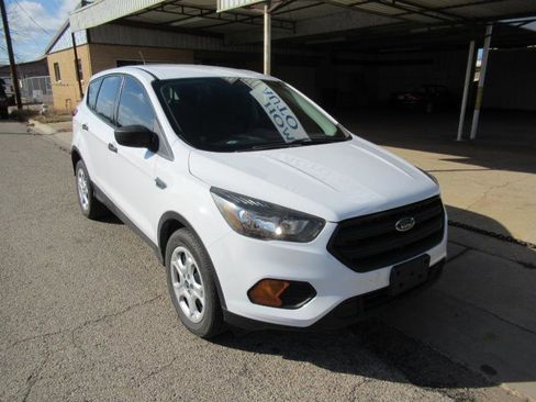 Used 2019 Ford Escape S image 6