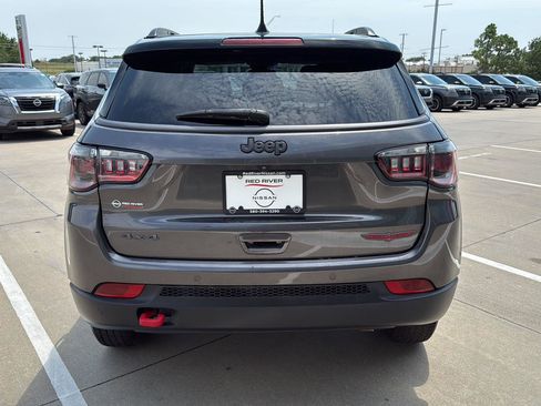 Used 2022 Jeep Compass Trailhawk image 8