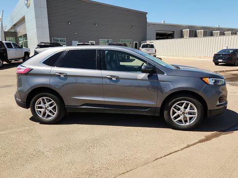 Used 2024 Ford Edge SEL image 5