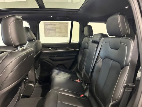 New 2025 Jeep Grand Cherokee Limited w/ Black Appearance Package image 32