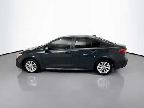 Used 2025 Toyota Corolla LE w/ LE Premium Package FWD image 4