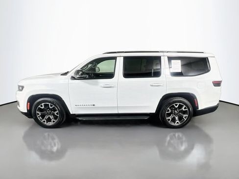 Used 2024 Jeep Wagoneer Series III AWD/4WD image 5