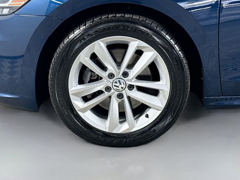 Used 2020 Volkswagen Passat 2.0T SE w/ Sunroof Package image 38