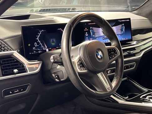 Used 2024 BMW X7 xDrive40i w/ M Sport Package AWD/4WD image 17