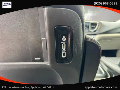 Used 2018 Chrysler Pacifica Touring-L Plus FWD image 25