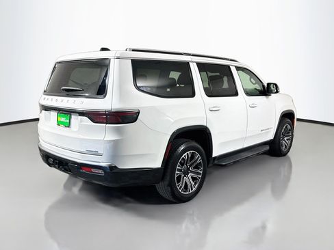 Used 2024 Jeep Wagoneer Series III AWD/4WD image 10