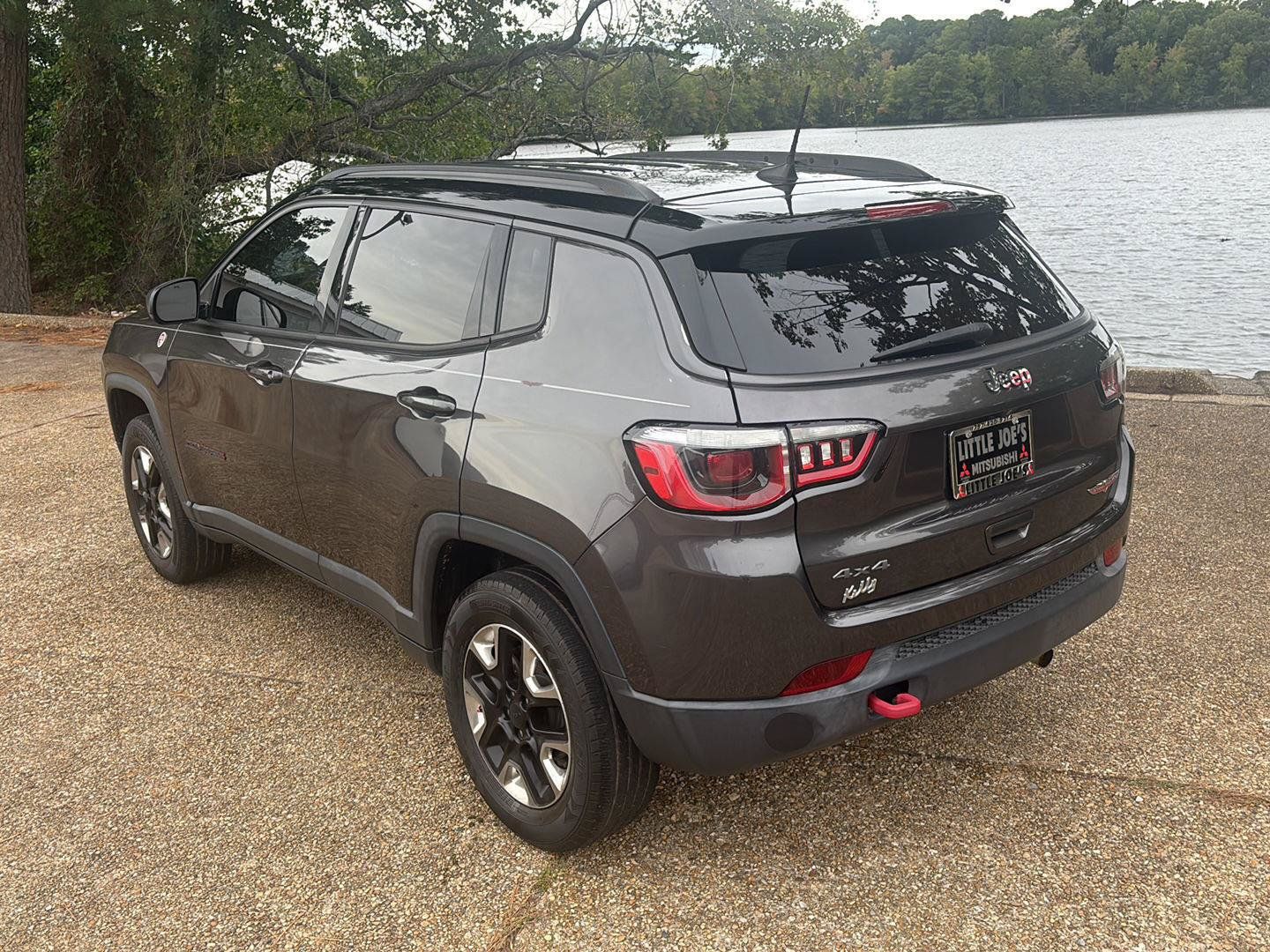 Used 2017 Jeep Compass Trailhawk w/ Popular Equipment Group AWD/4WD image 9
