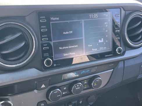 Used 2021 Toyota Tacoma TRD Sport w/ Technology Package image 6