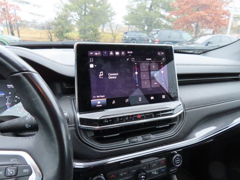 Used 2022 Jeep Compass Altitude w/ Sun and Sound Group image 23