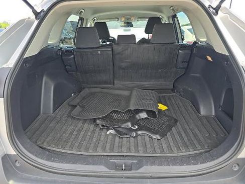 Used 2021 Toyota RAV4 XLE AWD/4WD image 12