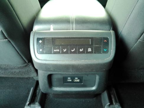 Used 2022 Nissan Pathfinder SV FWD image 25
