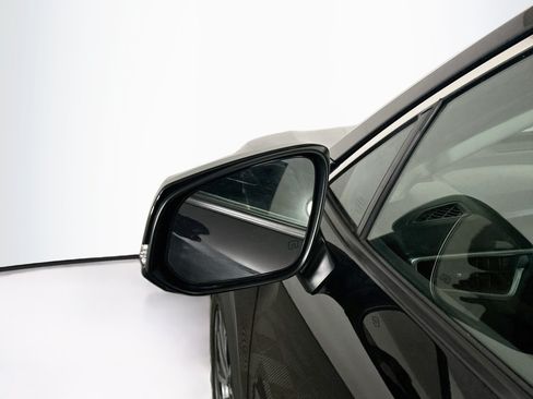Used 2024 Toyota Corolla Cross XLE FWD image 16