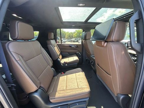 New 2026 Chevrolet Suburban High Country AWD/4WD image 21
