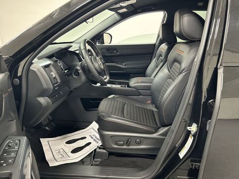 Used 2024 Nissan Pathfinder Rock Creek image 9