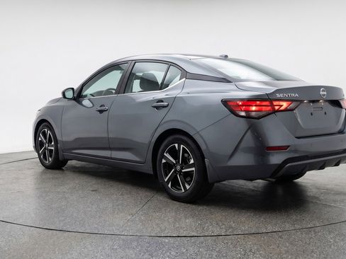 Used 2025 Nissan Sentra SV image 6